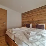 Berghof 2nd Floor Апартаменти