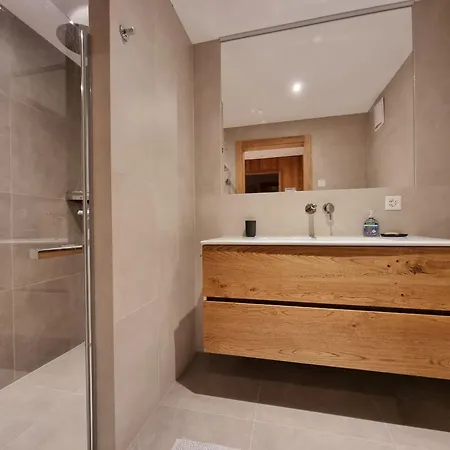 Berghof 2nd Floor דירה